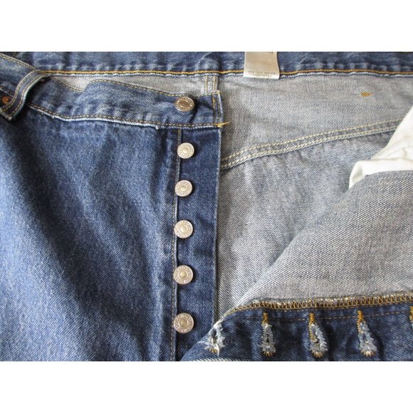 Levis 501 Men's Jeans Straight Leg Button Fly Size 48 x 30 Medium Wash - Picture 6 of 8